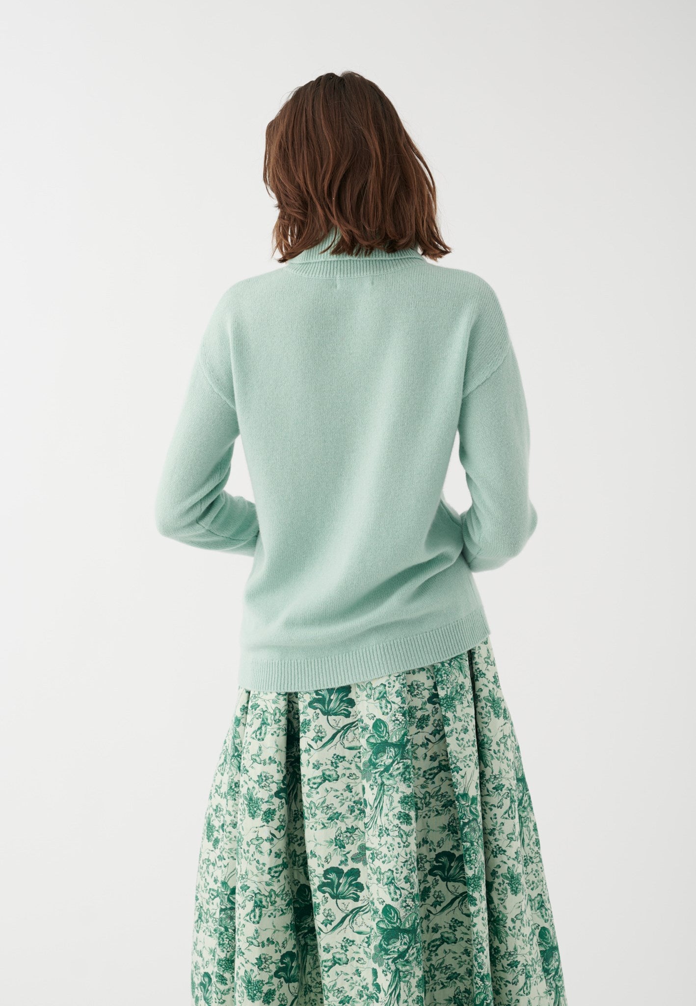 0410724_2527_WOM_B.jpg (1)