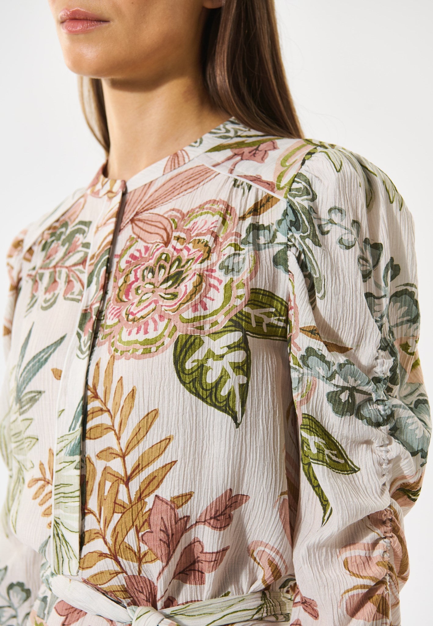 0740425 5869 WOM 101