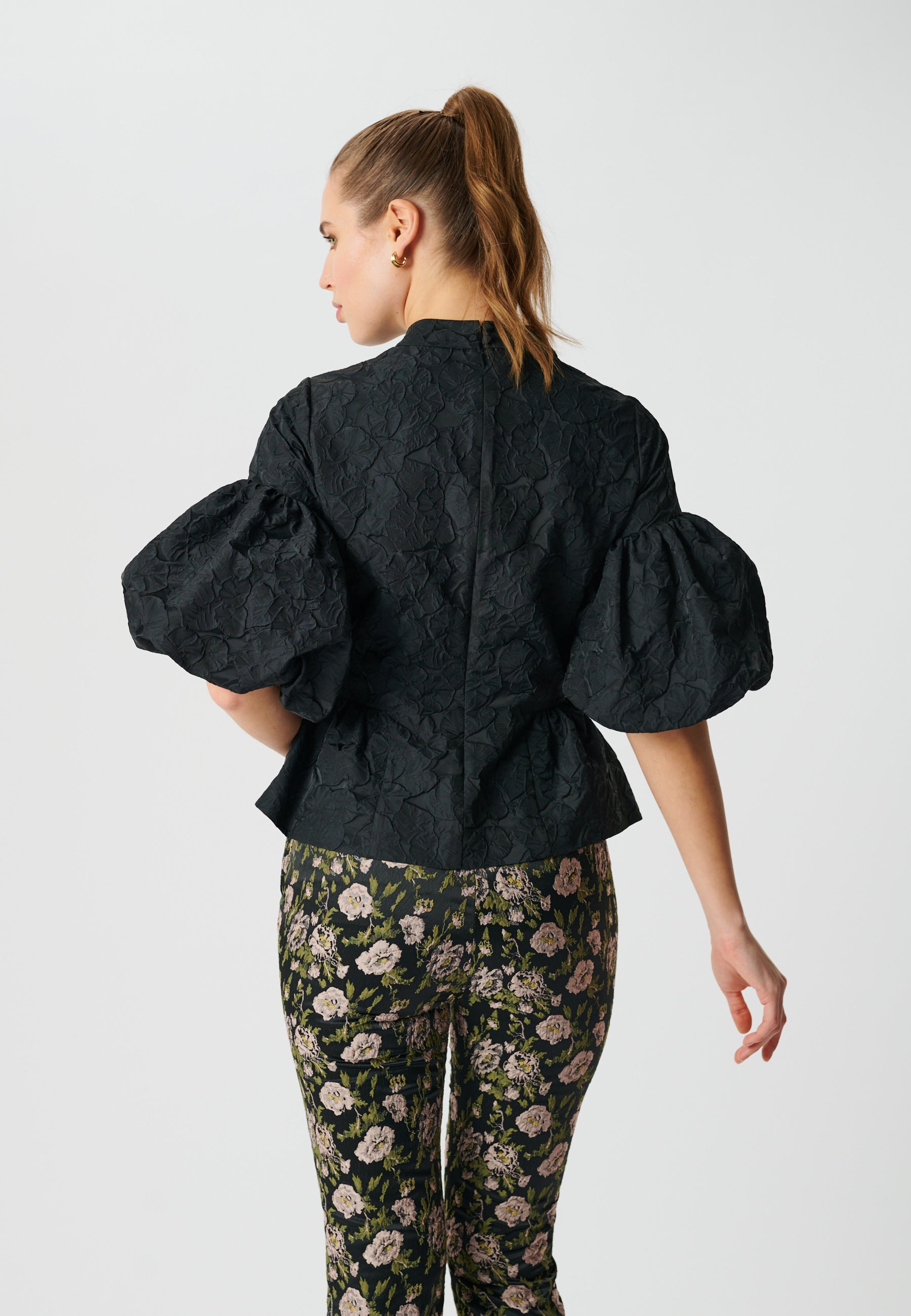 18-1022NS_1000_WOM_B