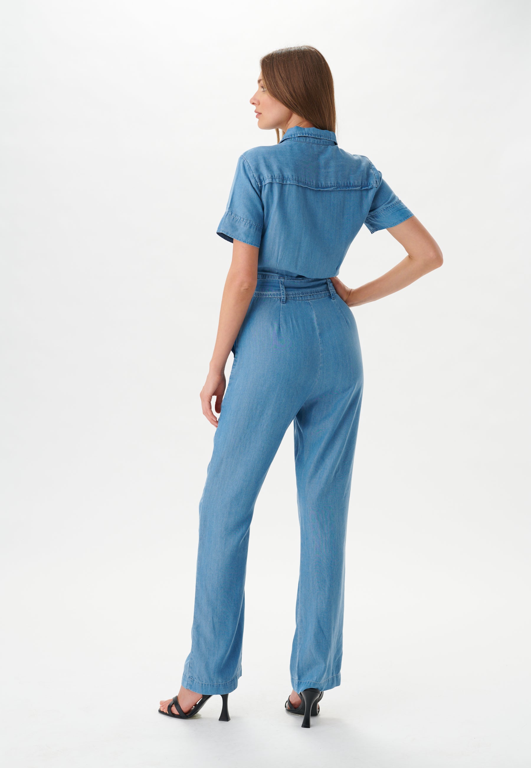 81-0122 T_2039_WOM_B